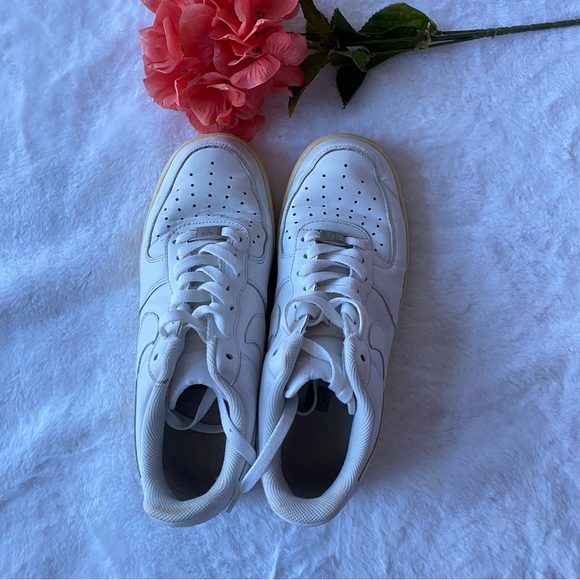 Nike Air Force 1 Shoes White Sneakers Size 8 - Picture 3 of 5